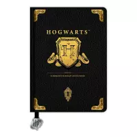 1. Harry Potter notatnik A5 z godłem Hogwartu (czarny)