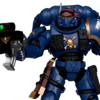 8. Figurka Ultramarines Lieutenant in Phobos Warhammer 40,000 18 cm