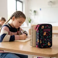 4. AstraBag Piórnik Trzykomorowy z Wyposażeniem AC31 Flower Capy 503026019