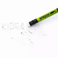 2. Kidea Ołówek Trójkątny z Gumką Pixel  1szt 090488