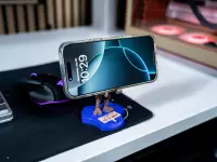 9. Stojak na Słuchawki / Telefon: Five Nights at Freddy's - Foxy