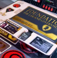 8. Zestaw Kolekcjonerski Nieustraszony - Knight Rider - Zestaw Agenta F.L.A.G