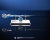 5. Harry Potter Różdżka Celebracyjna Patronusa z Podstawką do Ekspozycji