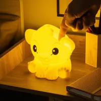 7. Silikonowa Lampka z Akumulatorem Disney Król Lew - Simba