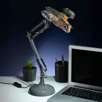 7. Lampka Biurkowa Gwiezdne Wojny - Razor Crest