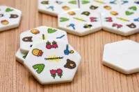 6. Piatnik Honeycombs