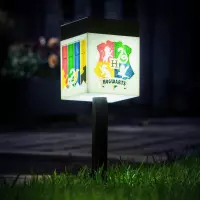 3. Lampka Solarna na Nóżce Harry Potter - Hogwarts (wysokość: 35 cm)