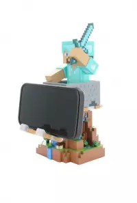 5. Stojak Minecraft - Steve w Diamentowej Zbroi