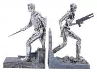 1. Podpórki na Książki  Terminator T-1000 vs T-800 
