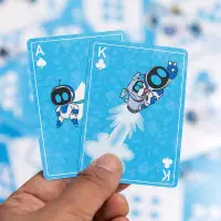 5. Karty Do Gry w Ozdobnej Puszce - Astro Bot 