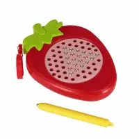 4. Mega Creative Mozaika magnetyczna Truskawka 572035