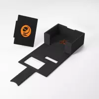 10. Gamegenic: Arkham Horror - Investigator Deck Tome - Pudełko na Karty - Seeker (Black-Orange)