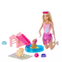 3. Mattel Barbie Zestaw Pieski na Basenie Zmiana Koloru JBF35