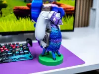 8. Stojak Fortnite Supply Llama