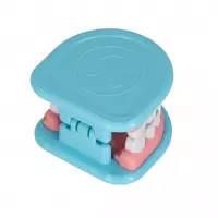 4. Mega Creative Zestaw Lekarski Dentysta 597918