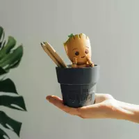 4. Przybornik - Marvel Groot