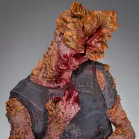 10. Figurka  The Last of Us Part II Armored Clicker 