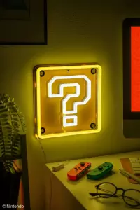 6. Neonowa Lampka Ścienna Super Mario Znak Zapytania 