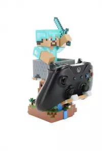 7. Stojak Minecraft - Steve w Diamentowej Zbroi