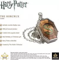 4. Replika 1/1 Salazar Slytherin’s The Horcrux Locket Harry Potter
